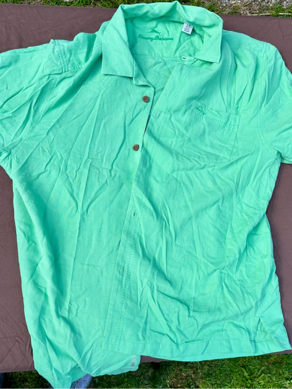 Tommy Bahama Men's Short-Sleeve Button Shirt in Mint Green LARGE feels like XL